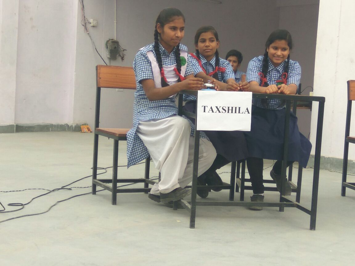 An Inter House Quiz Competition was held at Jagriti Gyan Vidhya Mandir School, Sanganer on 18.11.17.Team of three students from each house (Ujjain,  Sanchi, Takshila and Nalanda) participated in this inter house Quiz Competition. In furtherance to it, in future, we will have Inter School Quiz Competition amongst Jagriti Schools.
