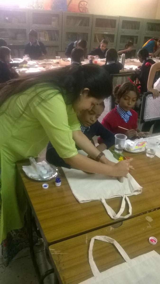 A Children’s Creative Expression Workshop by UNISEFThe November 20, 2017 -  A Children’s Creative Expression Workshop was organized by UNISEF wherein our 60 students from Jhalana have participated. It was initiated by our volunteer Ms Shradha Jain of Art Ghar and was at Adult Education Center, Jhalana.